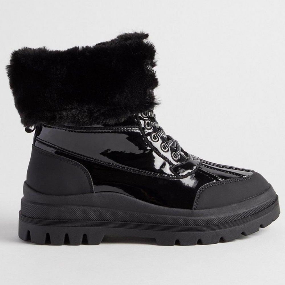 Olivia Miller Women's Fashion Boots Black Shiny Faux Leather & Sherpa 6.5